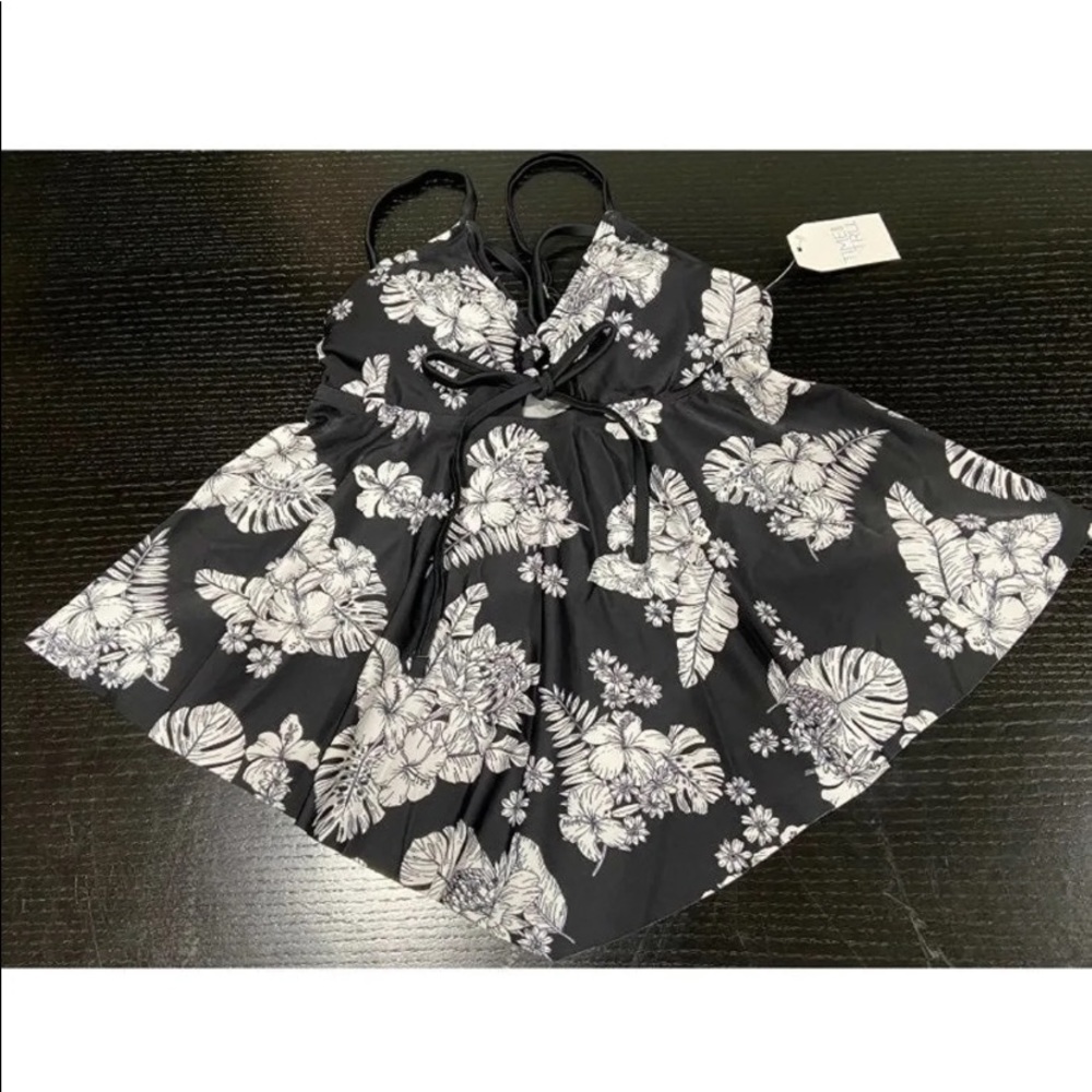New swim suit top